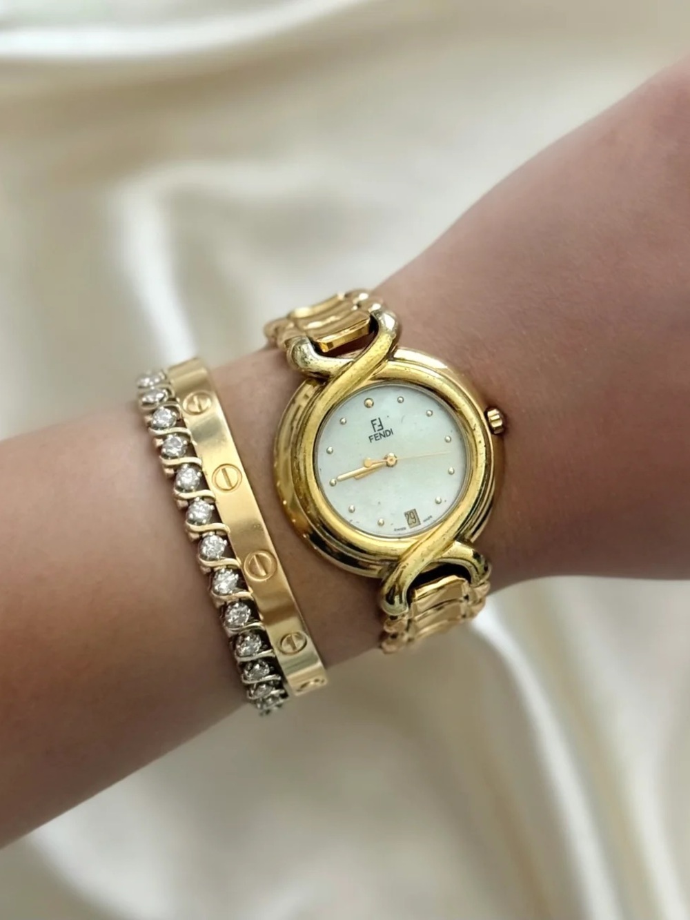 AUTHENTIC VINTAGE FENDI MOTHER-OF-PEARL WATCH